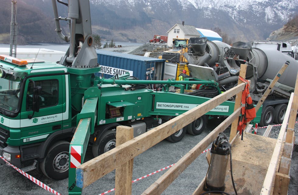 Rundt 250 lass med betong måtte til under støyping av Hålandsbrua. Foto: Irene Mæland Haraldsen