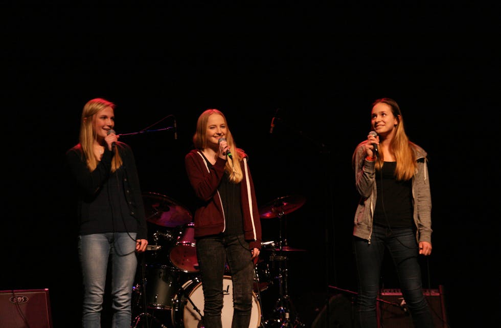Det vart Hallelujah-stemning med desse tre jentene på vokal. (f.v) Kristin, Anna og Solfrid. 
