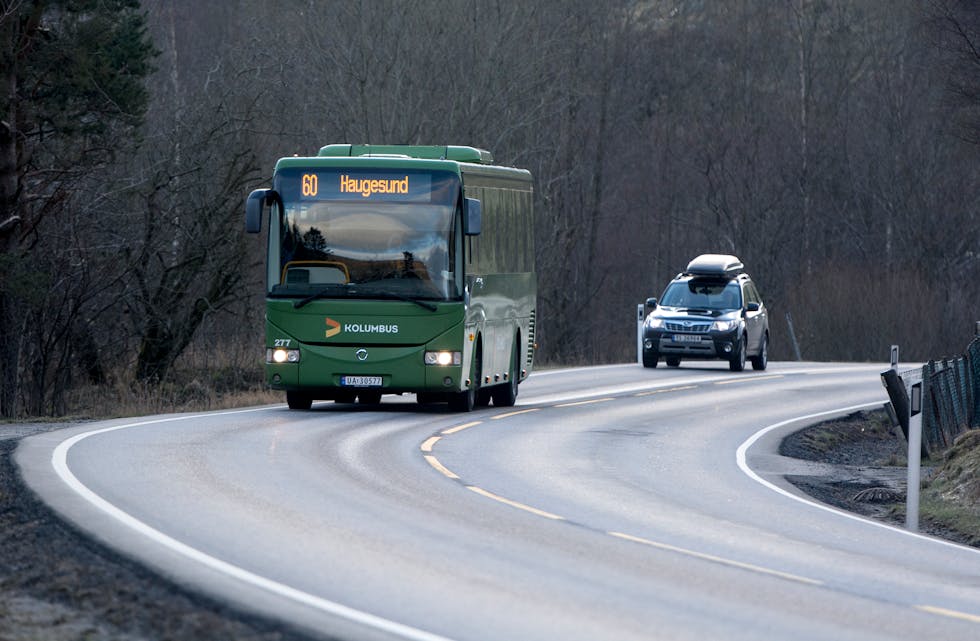 Kolumbus sine grøne bussar er framleis å sjå på vegane, men i mindre omfang enn før.
ARKIVFOTO: TORSTEIN NYMOEN