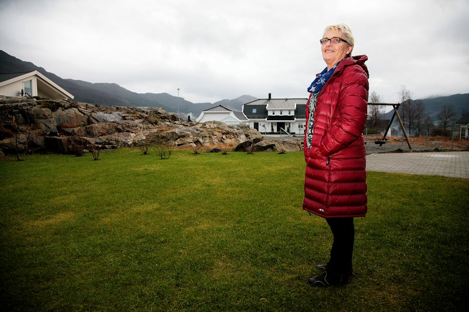 Nyvald leiar for Vindafjord Senterparti, Anne-Lise Døvik, stiller seg ikkje i koret som krev partileiar Liv Signe Navarsete sin avgang. Ho vil helst vente til det ordinære landsmøtet i Haugesund neste år.