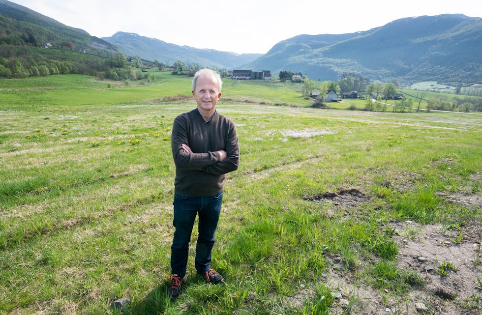 Leif Grindheim er ny styreleiar i stiftinga Vestnorsk senter for bygdeutvikling, som no førebur sal av den store Tesdal-garden i Etne. FOTO: TORSTEIN NYMOEN
