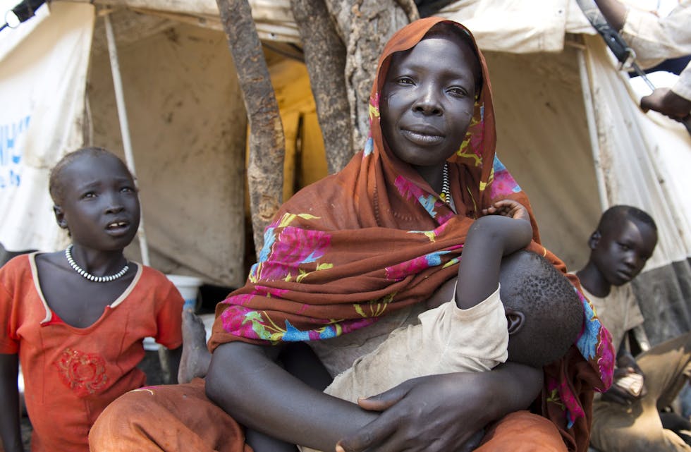 Flykta fra bombene
- Barna var redde og gråt heile tida, seier sjubarnsmora Chama (35). Etter 16 døger på flukt i Sør-Sudan, kom familien til flyktningleiren Yusuf Batil.
Foto: Røde Kors