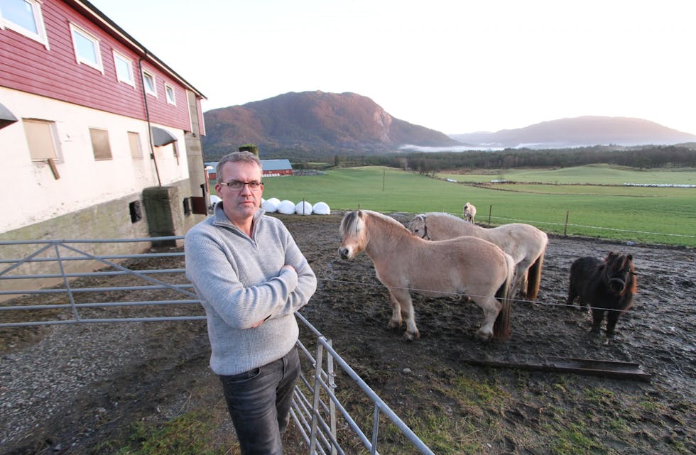 Den nye stortingsmeldinga for jordbruket har forslag som fort kan tukle med dagens landbruk, meiner styremedlem i Rogaland bondelag, Jan Idar Haugen. Han håpar stortinget seier nei til å halvere dagens regionar for omsetning av mjølkekvotar slik Frp-statsråden i Landbruksdepartementet foreslår. Foto: Jon Edvardsen