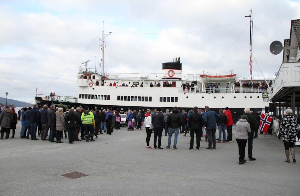 Den gamle fjordabåten tl kai i Skånevik.
Foto: Grethe Hopland Ravn