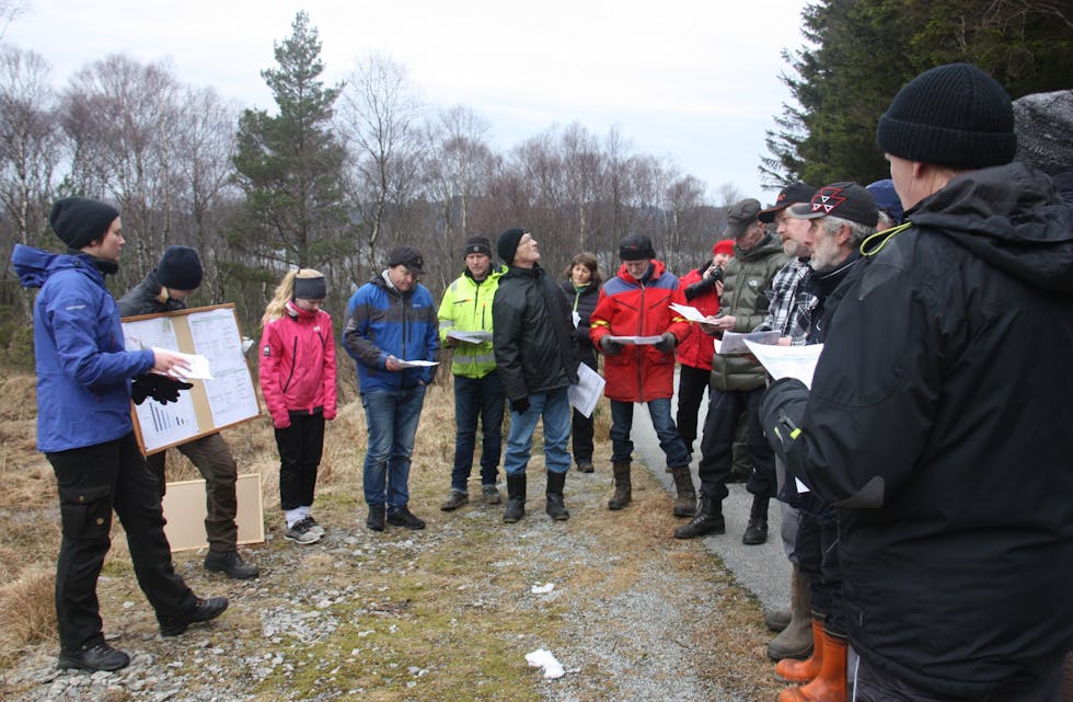 Skogeigarar frå Vindafjord og tysvær var samla til informasjon om klimaskogprosjektet på garden Øvrabøen i Vikebygd.
Foto: Irene Mæland Haraldsen