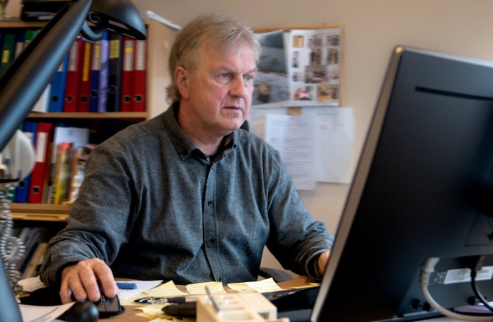 Enge skule-rektor Morten Odeen er klar på at skulelokala i Skakke må vere berre ei mellombels løysing. 
FOTO: TORSTEIN NYMOEN