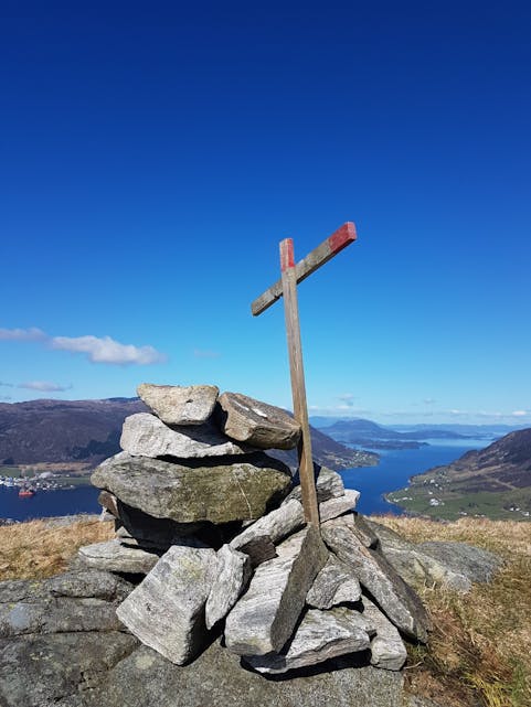 Frå «Varden» med utsikt over Ølsfjorden.
Foto: Elisabeth Markhus