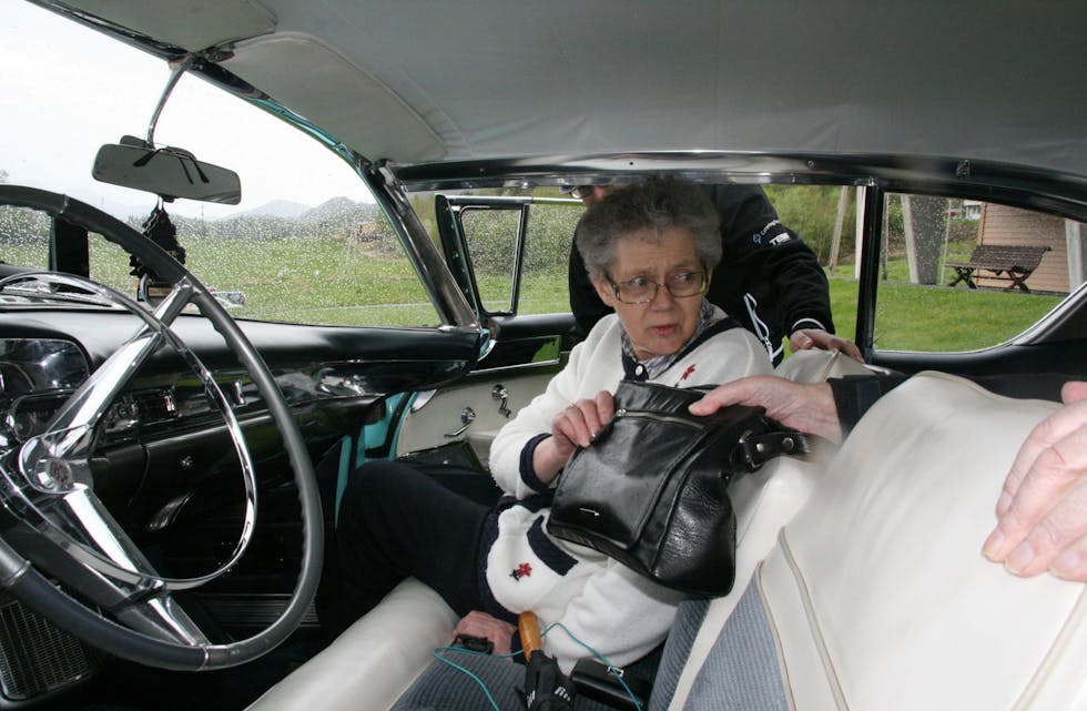 Anne-Sofie Knutsen (76) hadde ein kjekk tur rundt Blikrabygda med Etne og Vindafjord motorklubb i ein flott Cadillac frå 1957, serie 62.
FOTO: SIRANNE VIKESTAD