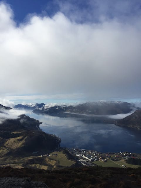 Frå Ramnafjell i Sandeid 431 moh. Ein flott tur som passar for alle. 
Foto: Vibeke Selvaag Løhaugen