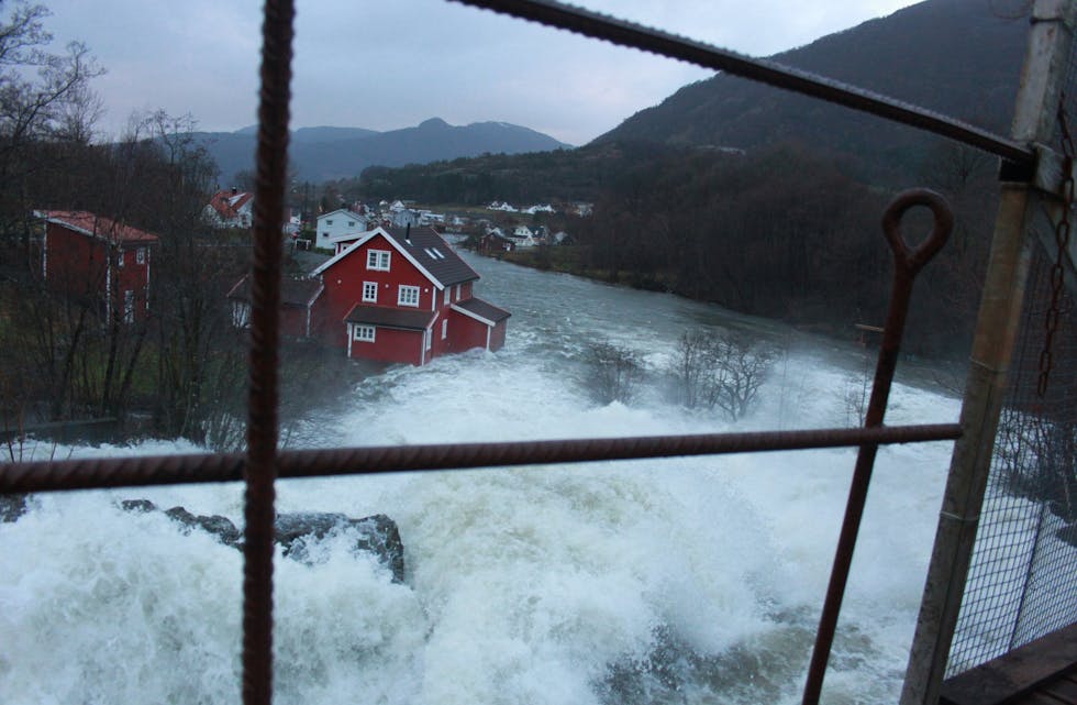 Politiet sin teori er at 92-åringen har hamna i Vikdalselva. Det som truleg var stokken hans, er funnen ved sagbruket, lika nedafor Opsalsfossen.
Arkivfoto