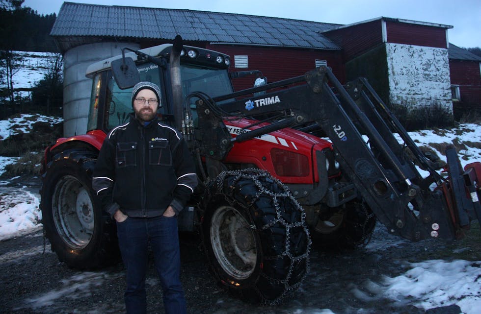 Rådgjevar Jogeir Asgjeld i Norsk Landbruksrådgiving kursar bønder om trafikktryggleik.
Foto: Irene Mæland Haraldsen