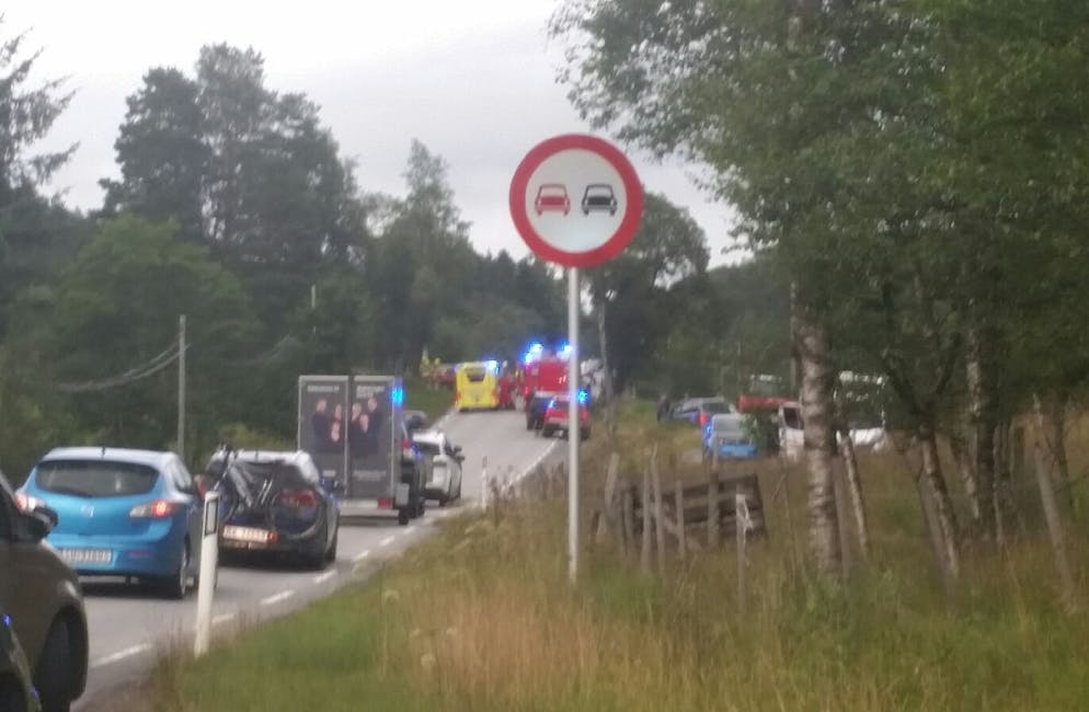 Det blei køar på Fikse då to bilar kolliderte front mot front laurdags kveld.
Foto: Gunhild Aksdal