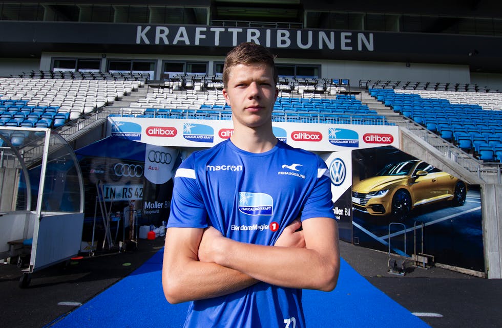 Frank Stople (18) frå Ølen har skrive under på ein kontrakt som gjer han til FK Haugesund-spelar ut 2024-sesongen.
FOTO: TORSTEIN TYSVÆR NYMOEN