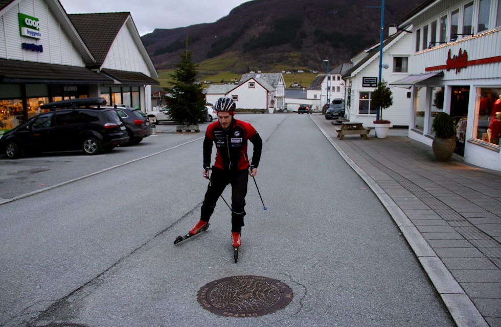 Andreas Madsen er klar for konkurranse på rulleski komande laurdag. Det håpar han mange andre også er. 
Foto: Grethe Hopland Ravn