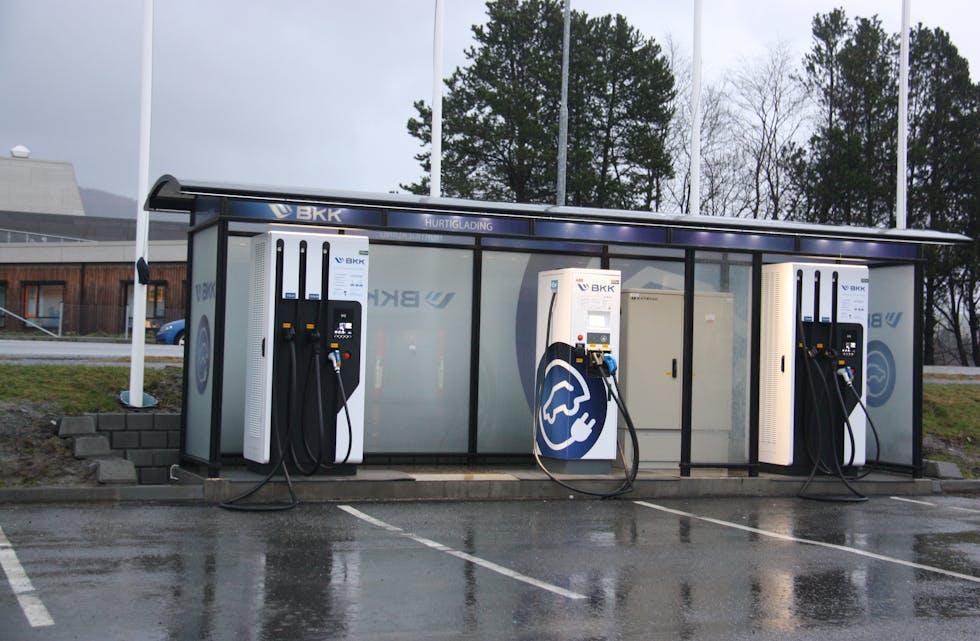 Den nye ladestasjonen ved E134 i Etne kom på plass før jul.
Foto: Irene Mæland Haraldsen