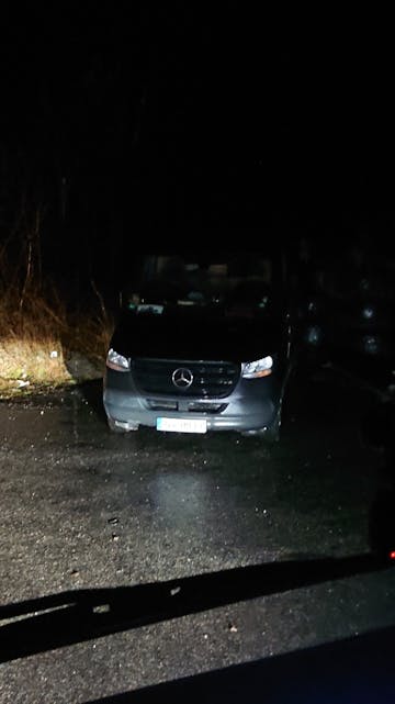 Politiet etterlyser ein Mercedes som er observert i Isvik.
Foto: Privat