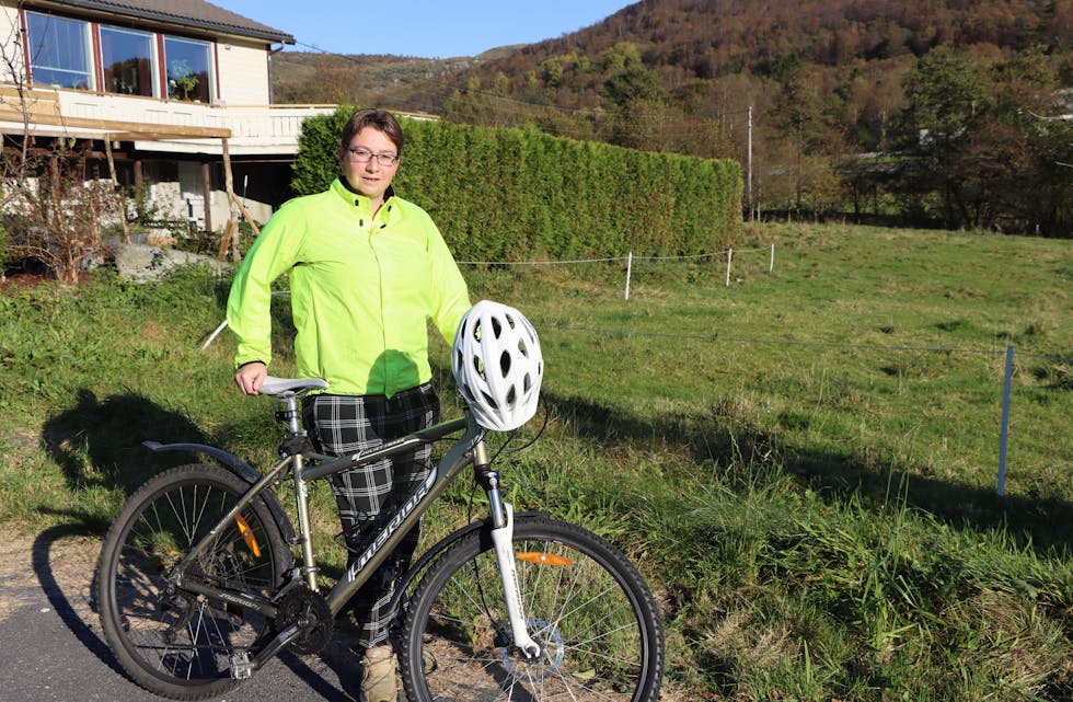Debora Hustveit frå Sandeid har stor hjelp av ein sykkeltur i kampen for betre psykisk helse.
Foto: Irene Mæland Haraldsen
