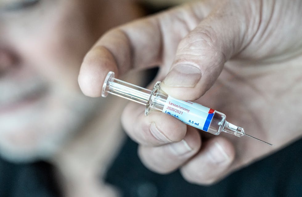Mange er framleis avventande til om dei vil la seg vaksinere mot covid-19.
Foto: Ole Berg-Rusten / NTB