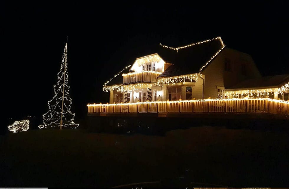 Også i Grannar-distriktet er det mange som pyntar hus og hage med julelys.
Arkivfoto