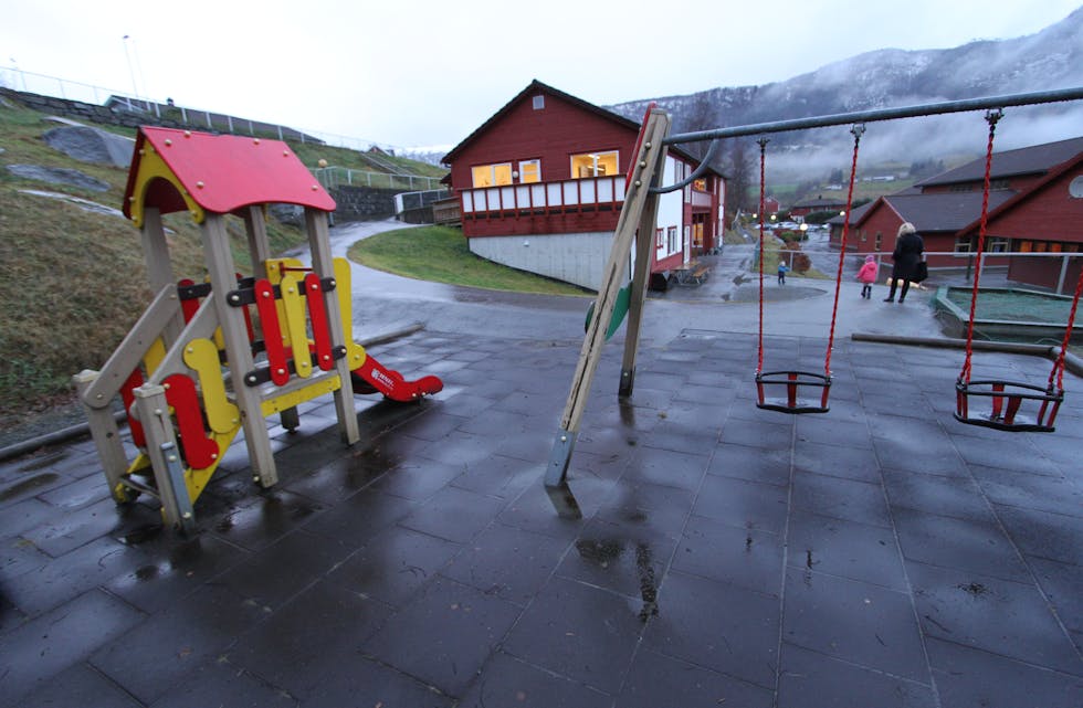 Både NHO og tankesmia Cevita meiner gratis barnehage kan vere med på å snu flyttestraumen inn til byane i Nord-Noreg. Illustrasjonsfoto: Jon Edvardsen
