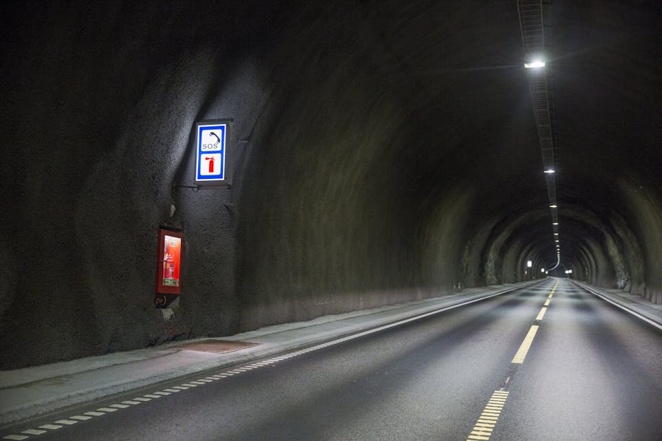 Tunnelar er statistisk sett noko av det tryggaste ein kan ferdast i, seier Vegvesenet. Illustrasjonsfoto: Tore Meek / NTB / NPK