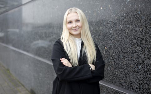 Emma Bjelland Ingebrigtsen er ny skribent for Grannar. 
Foto: Rina Aspmo
Grannar-skribent Emma Bjelland Ingebrigtsen, får utmerking av Nobels Fredssenter. Foto: Rina Aspmo