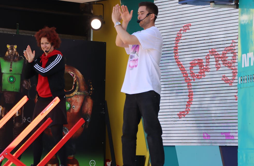 Margrethe Røed og Matias Alegria frå NRK Super.