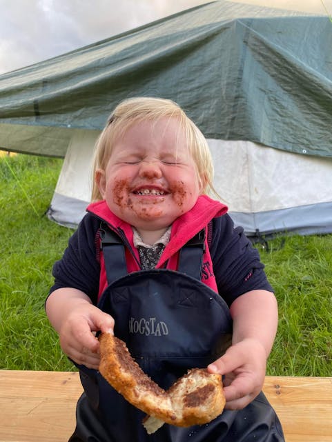 Maria som åt nugatti gjekk til topps i Grannar sin fotokonkurranse Sommarbildet 2022.
Foto: Camilla Bjørnevik