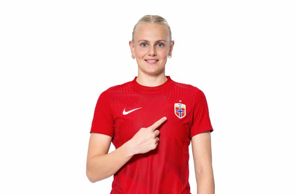 Karina Sævik har 54 landskampar for Noreg, og blei i fjor kåra til årets spelar i Toppserien.
Foto: NFF