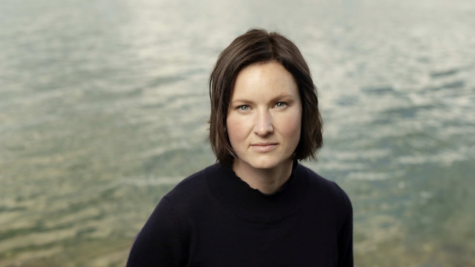 Agnes Ravatn er no ute med si nye bok, Gjestene på Samlag forlag. 
Pressefoto