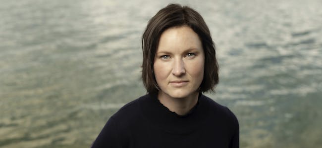 Agnes Ravatn er no ute med si nye bok, Gjestene på Samlag forlag. 
Pressefoto