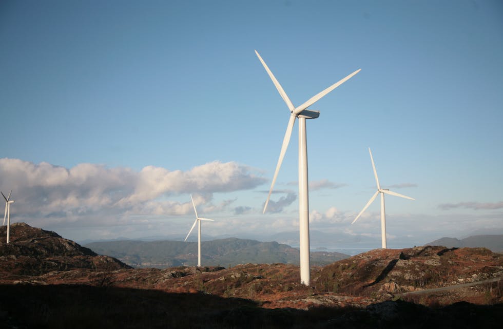 Det kan på ny bli strid om vindkraft i Vindafjord etter to søknader i fjellet vest i Skjold. Her frå vindparken i Fitjar. Foto: Jon Edvardsen