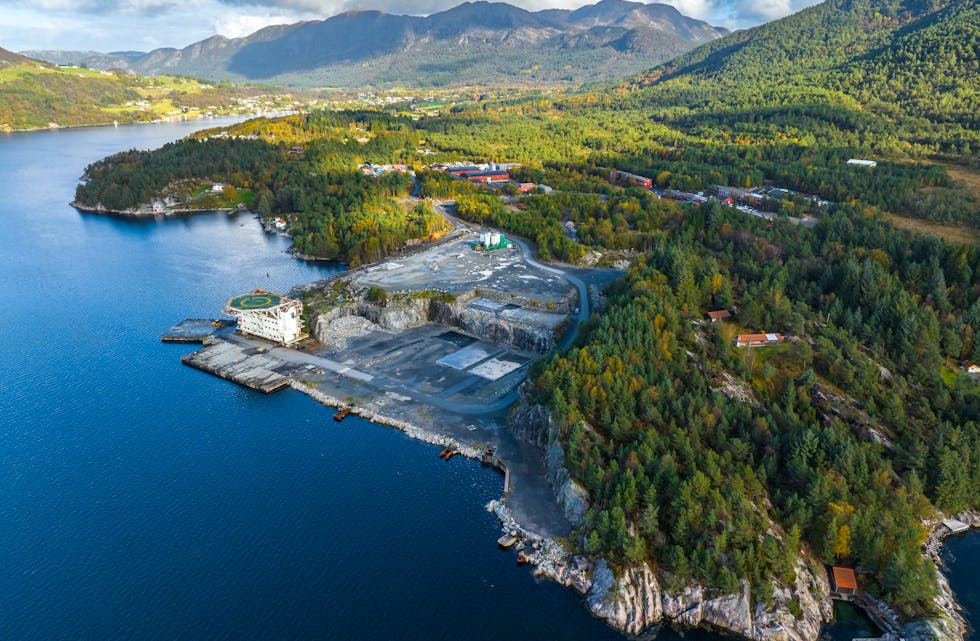 Slik ser industriområdet på Dommersnes ut i dag. Foto: Økland Foto
På lang sikt kan cirka 500 mål bli brukt til produksjon av havvindmøller.