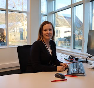 Maren Tungesvik Tveiten styrer Sparebanken Vest-skuta i Etne det første halvåret etter fusjonen med Etne Sparebank-