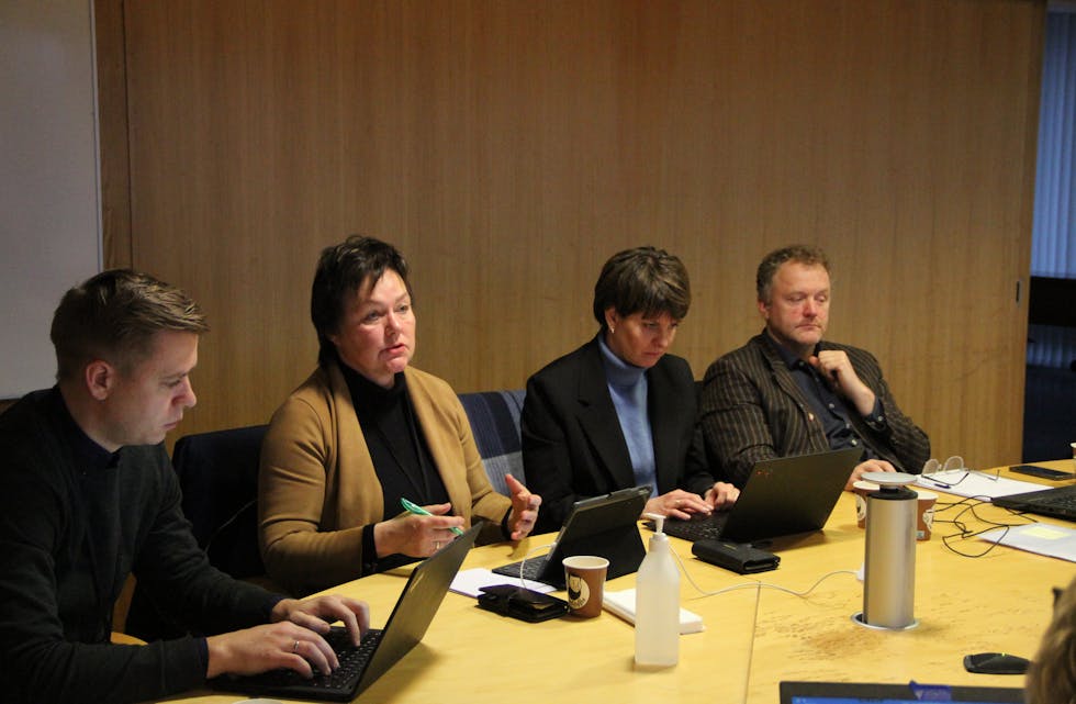 Både Siri Klokkerstuen (Ap), Kristin Golf (V) og Knut Erik Ebne (KrF) stemte for ei utviding av Haugalandspakken. Det gjorde også resten av formannskapet, utanom Framstegspartiet. 
Foto: Grethe Hopland Ravn