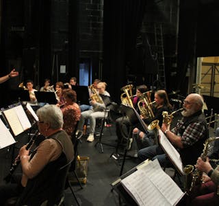 Etne musikklag øver til felleskonsert med Odda og Haugesund komande torsdag. 
Foto: Privat