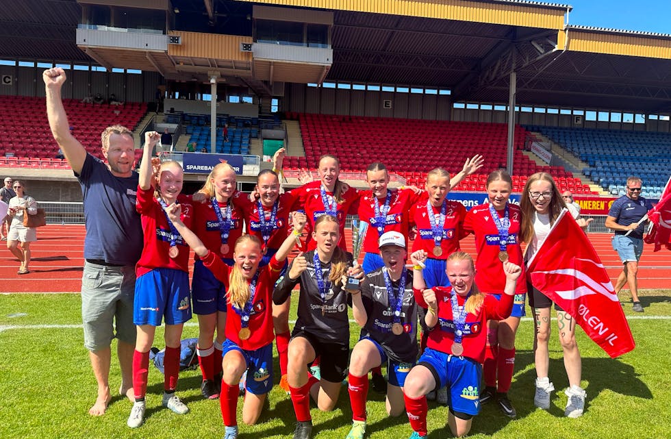 Jenter 14 frå Ølen tok bronseplassen då dei var med på Sør-Cup i Kristiansand denne veka. 
Foto: Privat
