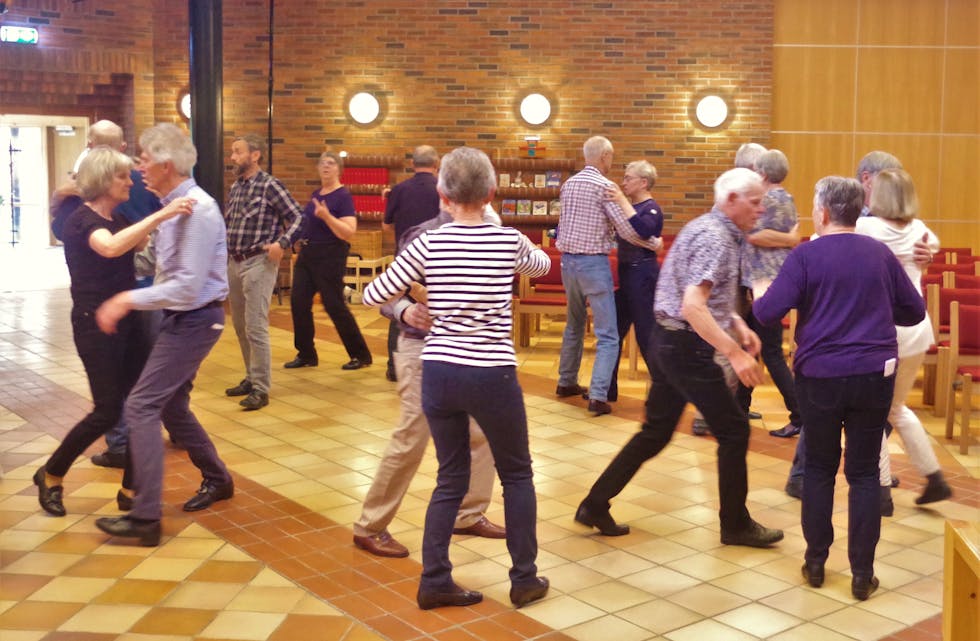 Danserar frå Stord vil bidra med folkedans under messa i Etne kyrkje.
Foto: Privat
