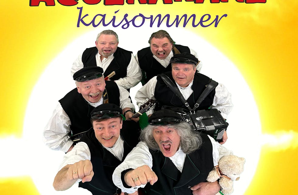 Ausekarane er klare for førestilling i Skånevik torsdag. Då kjem dei til kai med båt, og skal servera publikum musikalsk kabaret. 