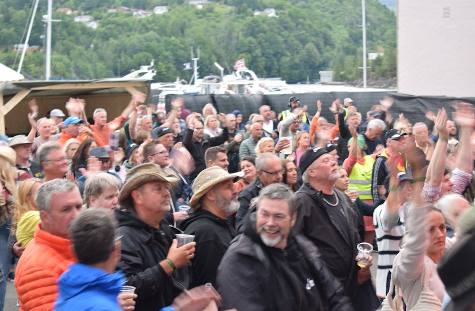 Fleire tusen besøkte bluesfestivalen i Skånevik. Inne på festivalområdet vart det ikkje avdekt brot på skjenkereglane.
Foto: Jonas Sandsgård