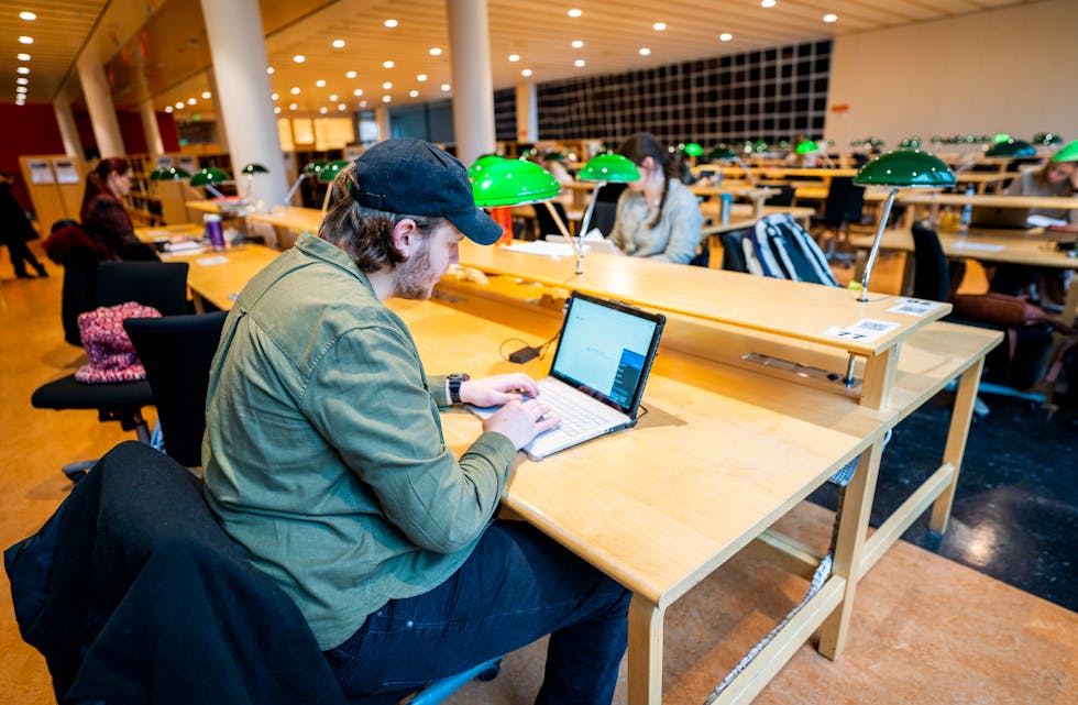 Student på lesesal. Universitetsbiblioteket på Blindern i Oslo. Illustrasjonsfoto: Håkon Mosvold Larsen / NTB / NPK