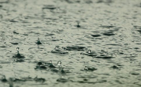Regnet bøtta ned i juli. Målestasjonen på Hundseid i Vikedal var blant dei tre våtaste.
Illustrasjonsfoto