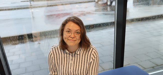 Heidi Berakvam er tilsett som skulebibliotekar i Vindafjord. Foto: Svein-Erik Larsen