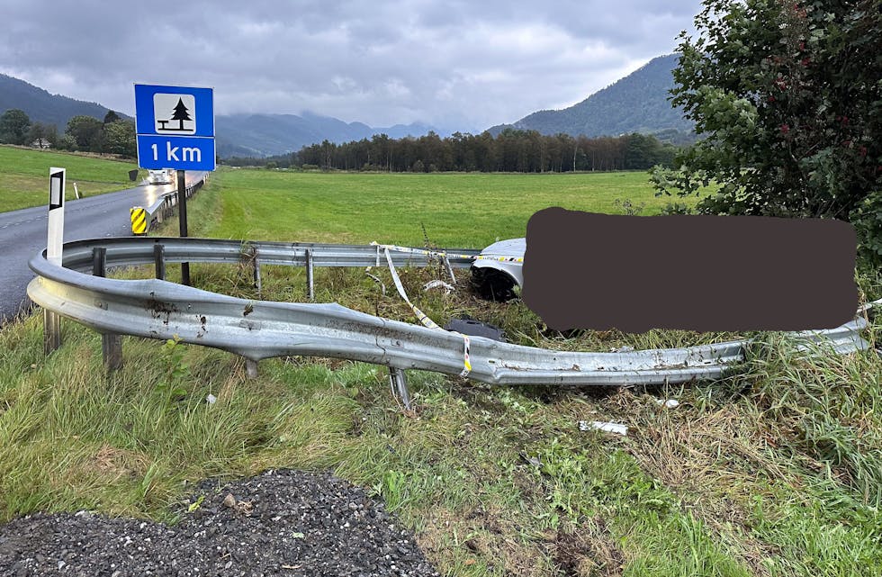 Bileigaren har no meldt seg etter utforkøyringa på E134 ved EIkelandsmyrane i Vindafjord.
FOTO: TORSTEIN TYSVÆR NYMOEN