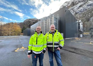 Driftsleiar Asle Lægreid og prosjektleiar Reidar Våge gler seg over at byggetrinn to i Fjæra no er set i drift. 
FOTO: TORSTEIN TYSVÆR NYMOEN