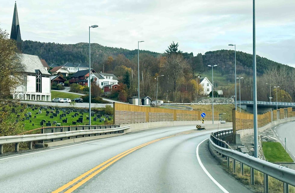 Statens Vegvesen vil ikke sette opp stedsnavnskilt for Skjold på nye E134 gjennom bygda. Det skaper debatt.
FOTO: TORSTEIN TYSVÆR NYMOEN