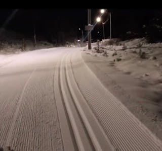 Frå då Rune Vestbø var ute og køyrde skispor måndag morgon. Skjermdump: Skiløypestatus Fjellstøl, Olalia og Opheim Facebook