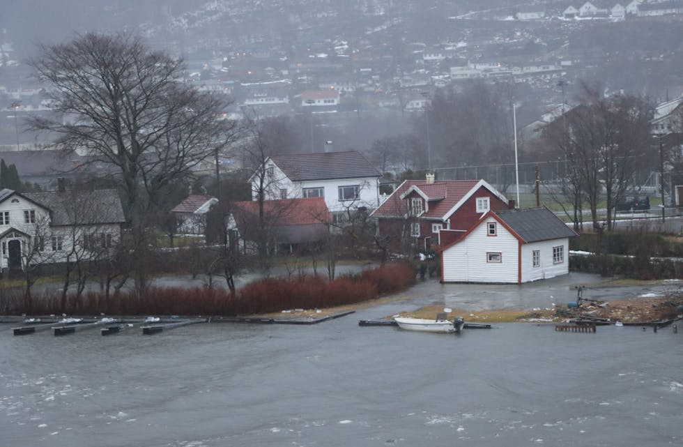 Slik såg det ut elvemunningen i Vikedal 22. januar. No er det sendt ut gult farevarsel for flaum i heile Grannar-distriktet.
Foto: Irene Mæland Haraldsen