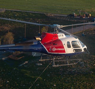 Skanninga skjer ved hjelp av helikopter.
FOTO: HENRIK BERGMAN/HELITRANS