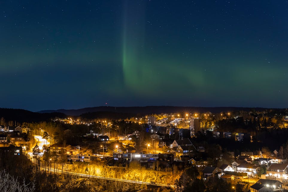 Fredag kveld er det moglegheiter for å sjå nordlys fleire stadar i Sør-Noreg. Illustrasjonsfoto: Tor Erik Schrøder / NTB/ NPK